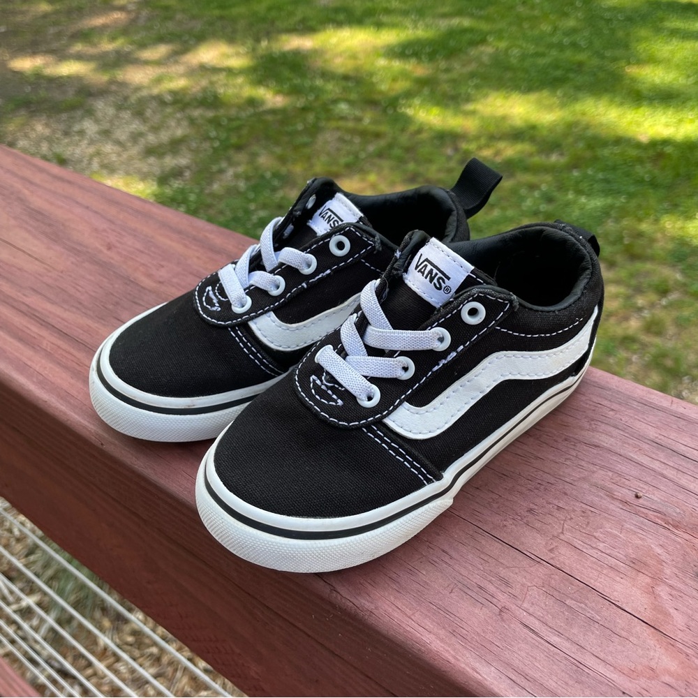Vans toddler size 7 black and white with elastic laces